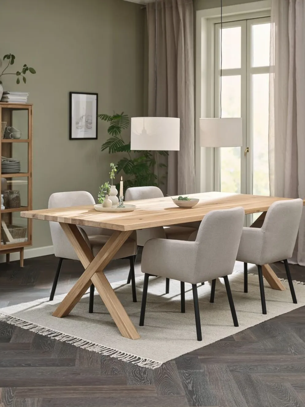 GRIBSKOV + SOTTRUPMesa GRIBSKOV L230 roble natural+4 sillas SOTTRUP beis/negro