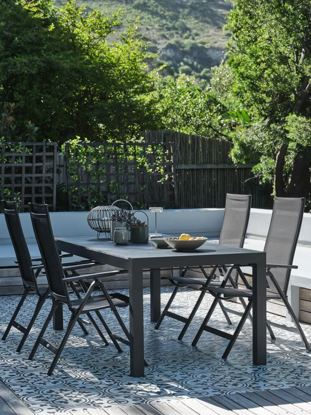 HESTEHAVE + LOMMAMesa HESTEHAVE L205/275 + 4 sillas LOMMA negro