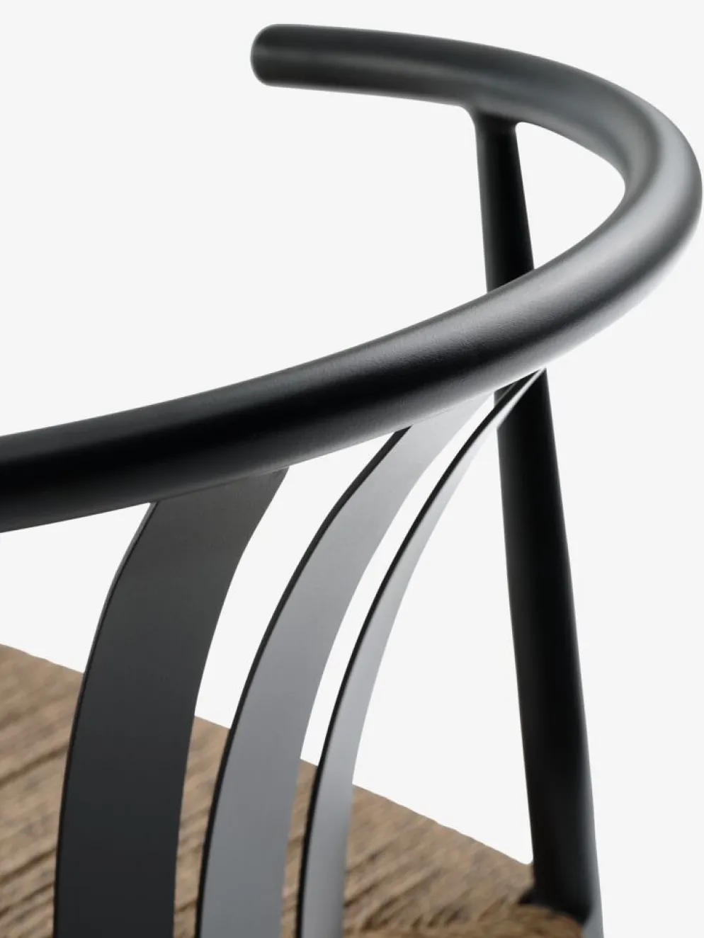 HOBRO + TAGMARKMesa HOBRO L70 natural + 2 sillas TAGMARK negro