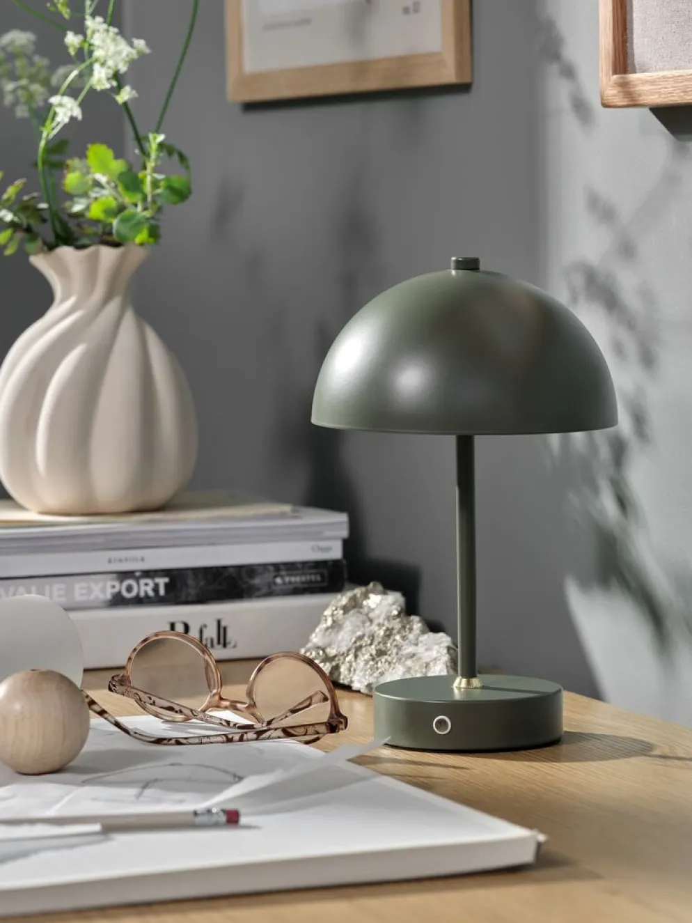 KENTLámpara a pilas KENT Ø16xA25cm verde táctil y temporizador