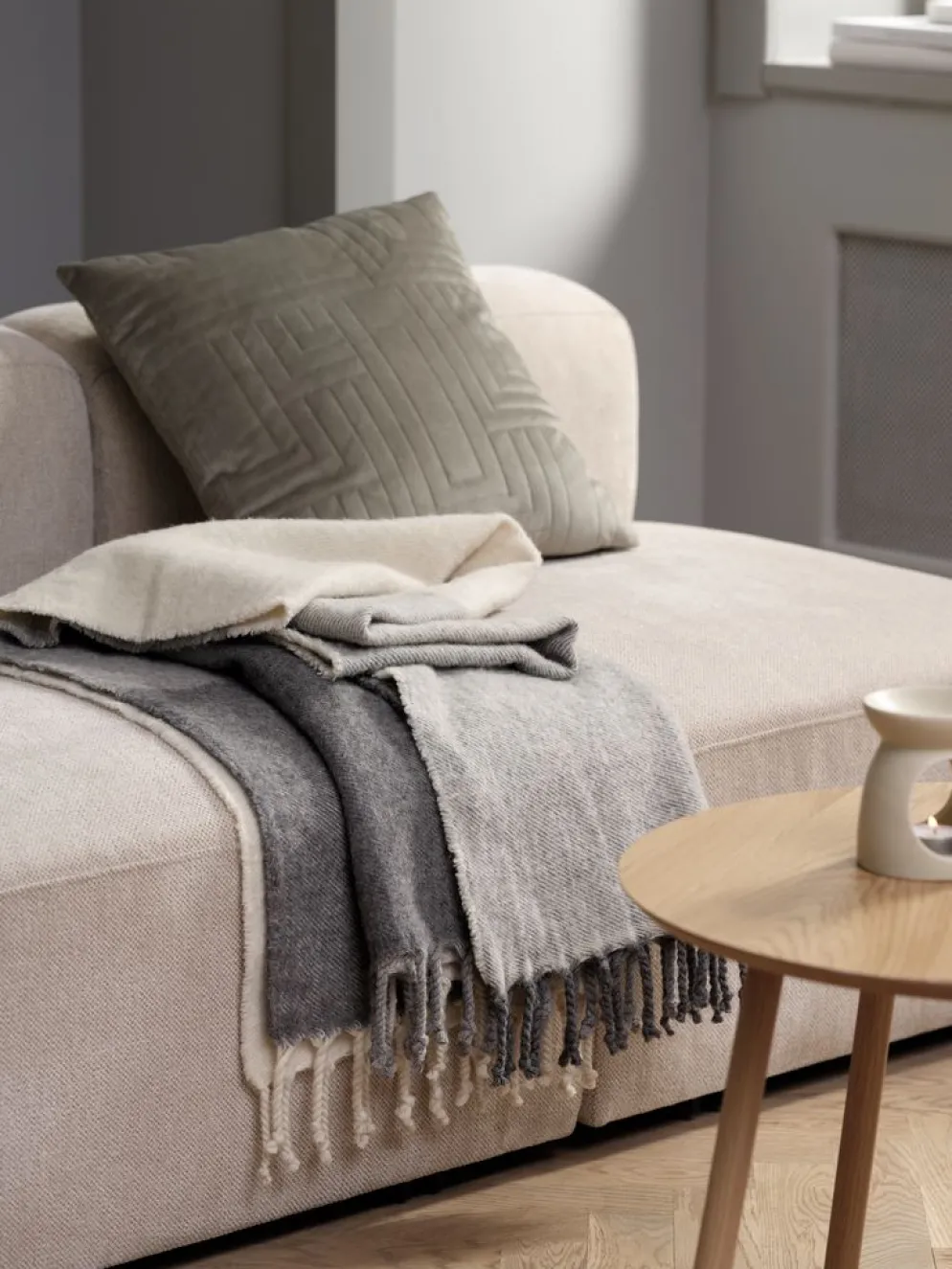 LUNDKARSEManta de lana LUNDKARSE 130x170 gris/beis
