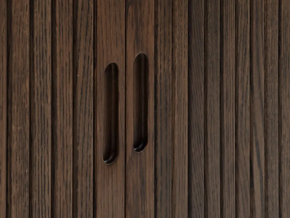 LYNGVIGAparador LYNGVIG 160cm 2 puertas persiana roble oscuro