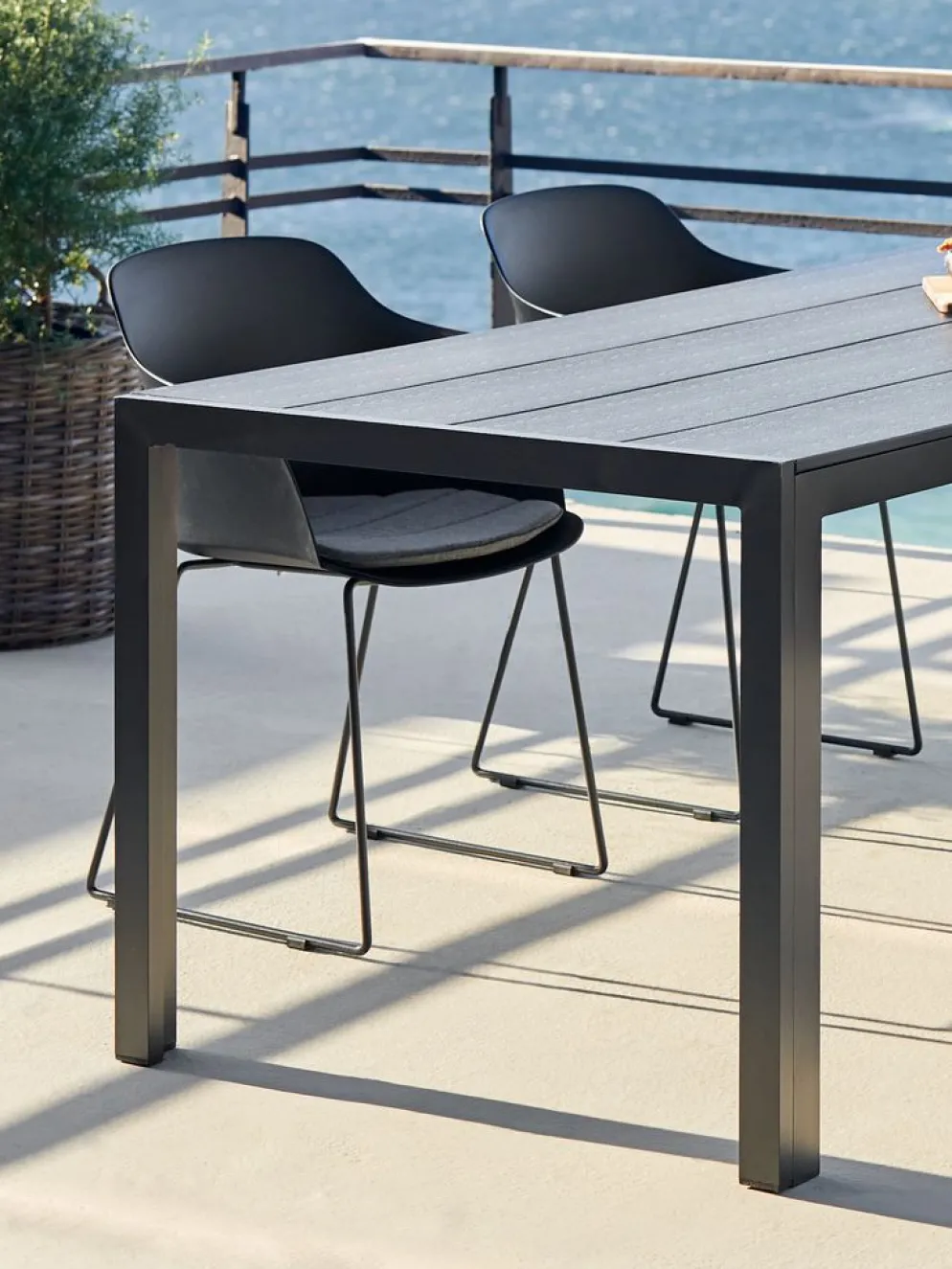 MADERUPMesa de jardín MADERUP A90xL205 negro