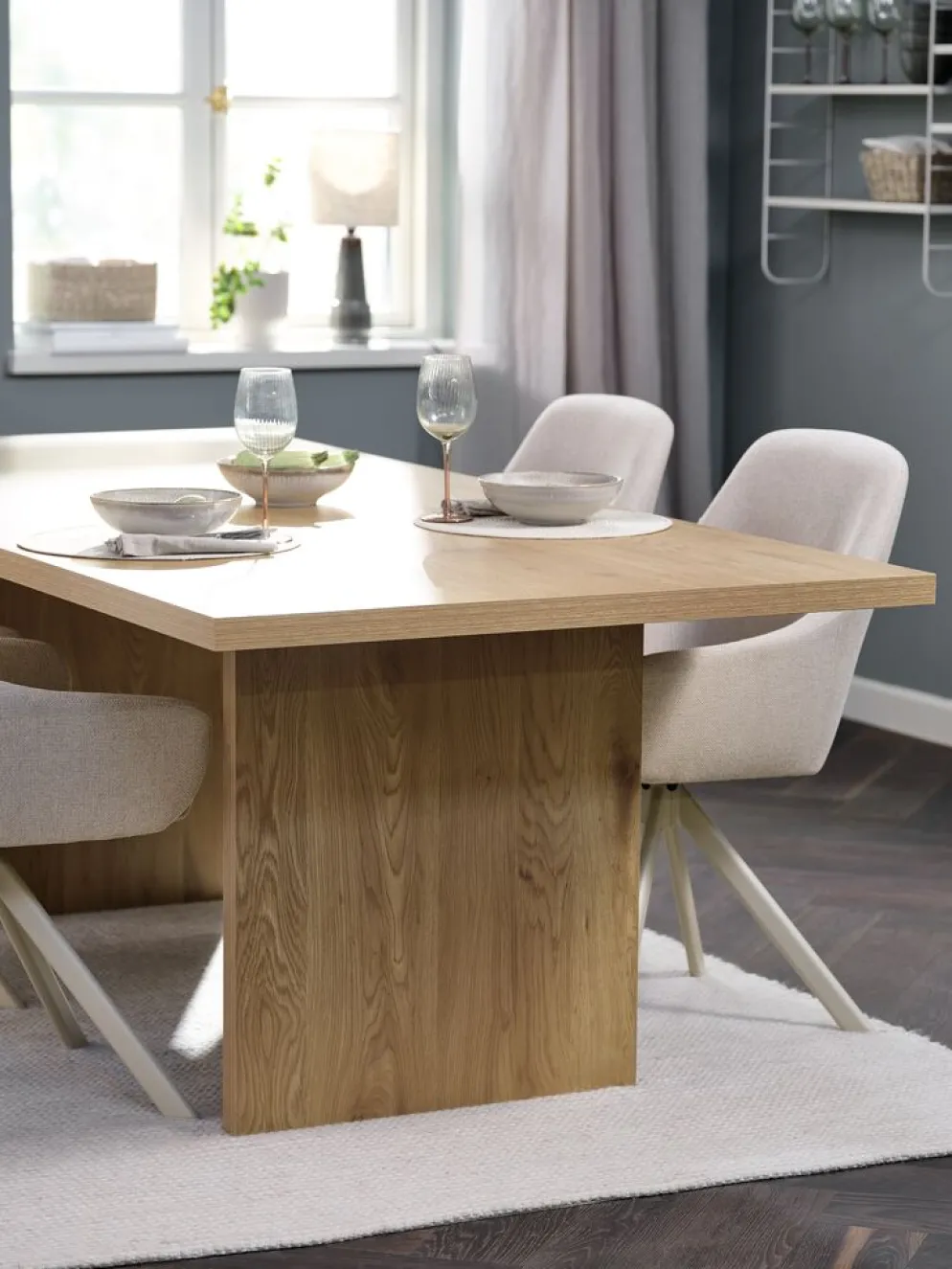 MUNKEBYMesa de comedor MUNKEBY 100x220 color roble cálido