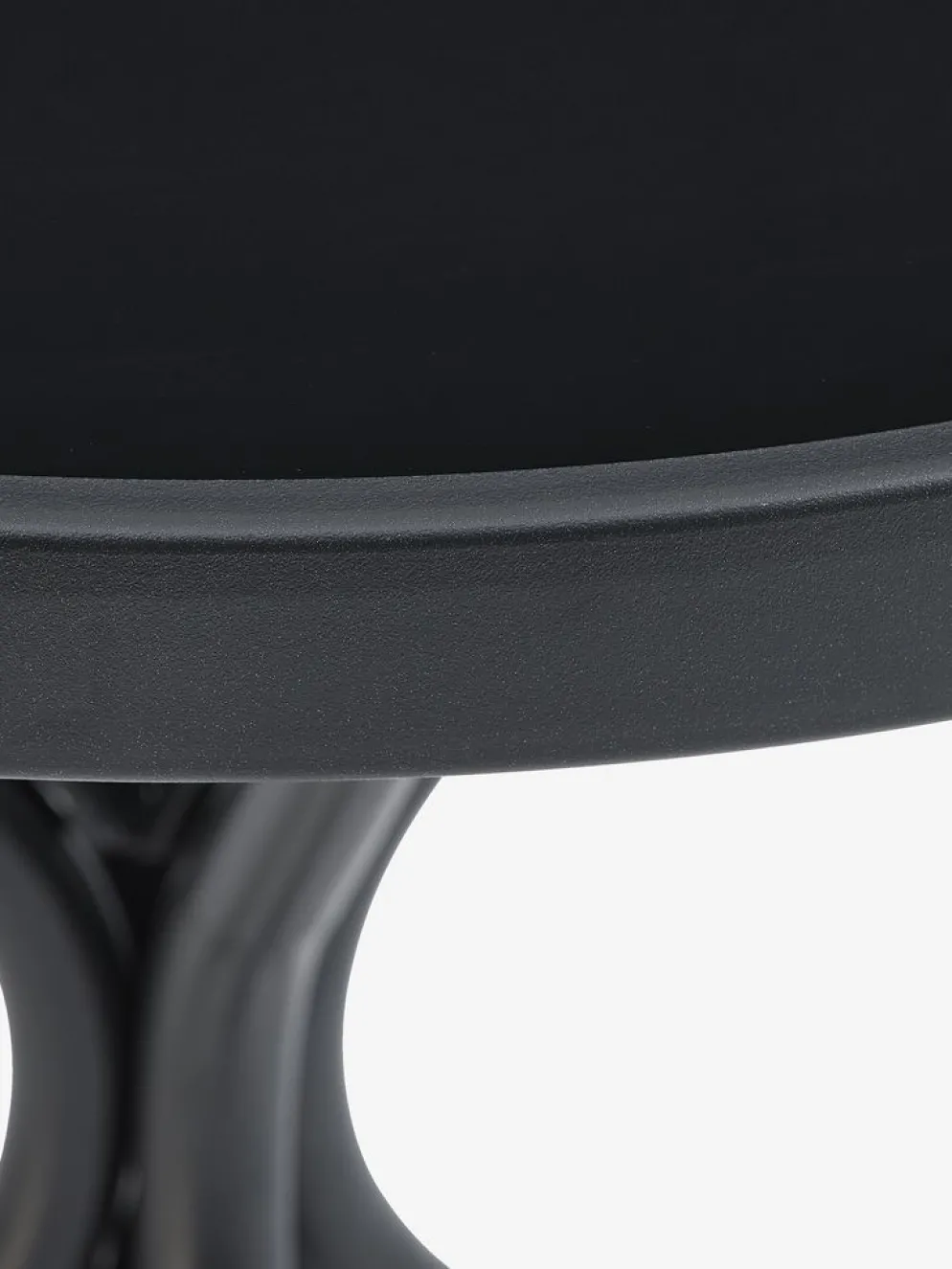 RADSTRUP + NABBENMesa RADSTRUP Ø60 negro + 2 sillas NABBEN verde oliva