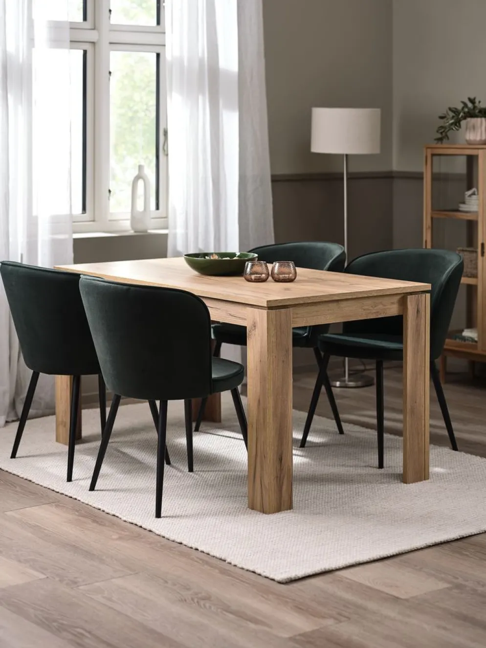 RISSKOVSilla de comedor RISSKOV terciopelo verde oscuro/negro