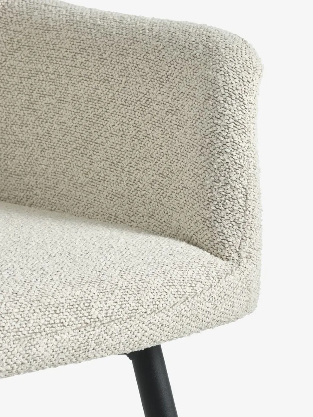 ROSLEV + PURHUSMesa ROSLEV L200 roble natural + 4 PURHUS blanco crudo/negro