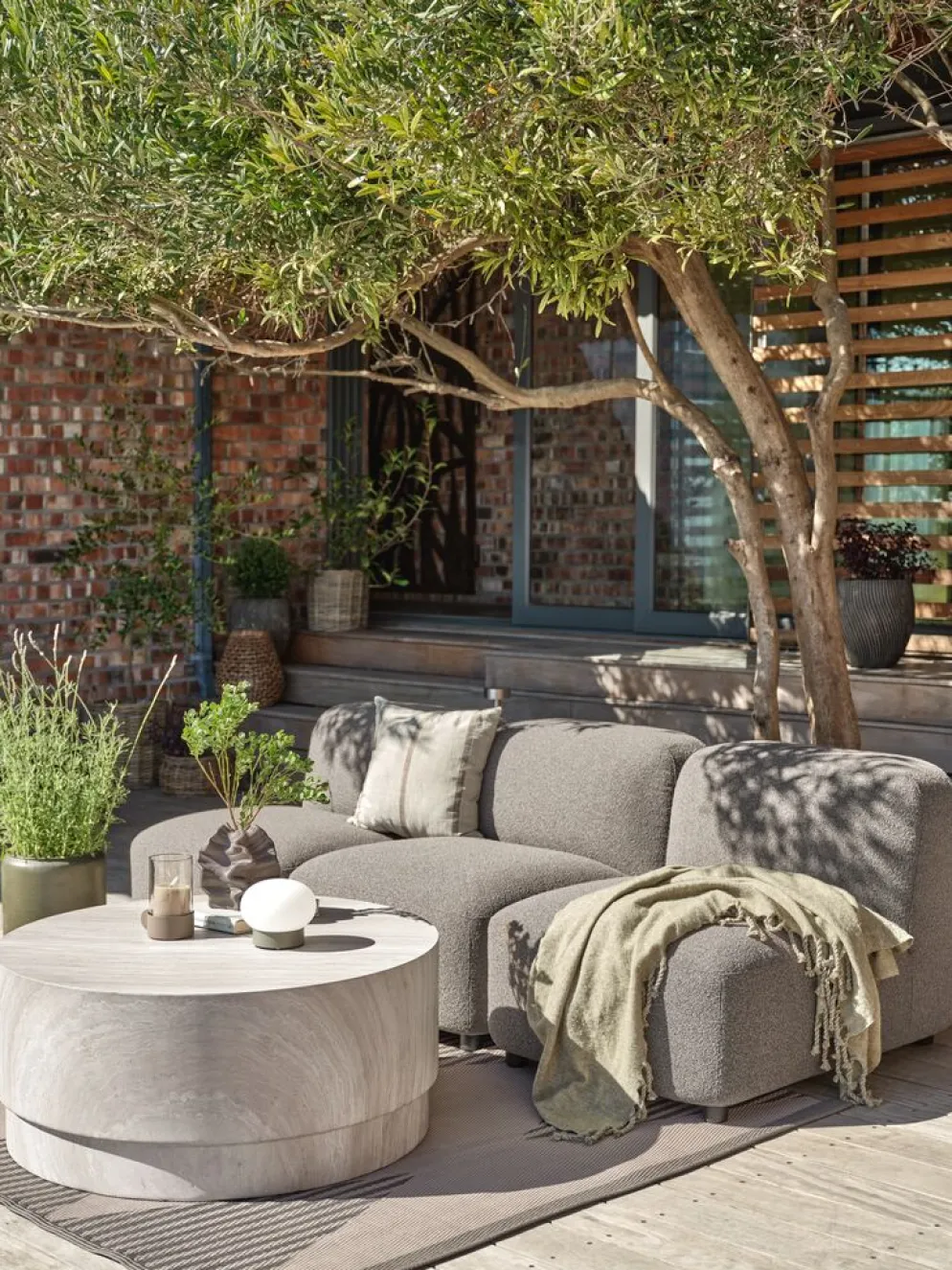 STORLIEN + TANEConjunto jardín STORLIEN travertino + TANE 3 plazas arena
