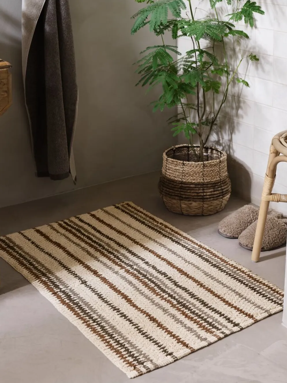 SUNDBORNPLUSAlfombrilla de baño SUNDBORN 60x90 rayas