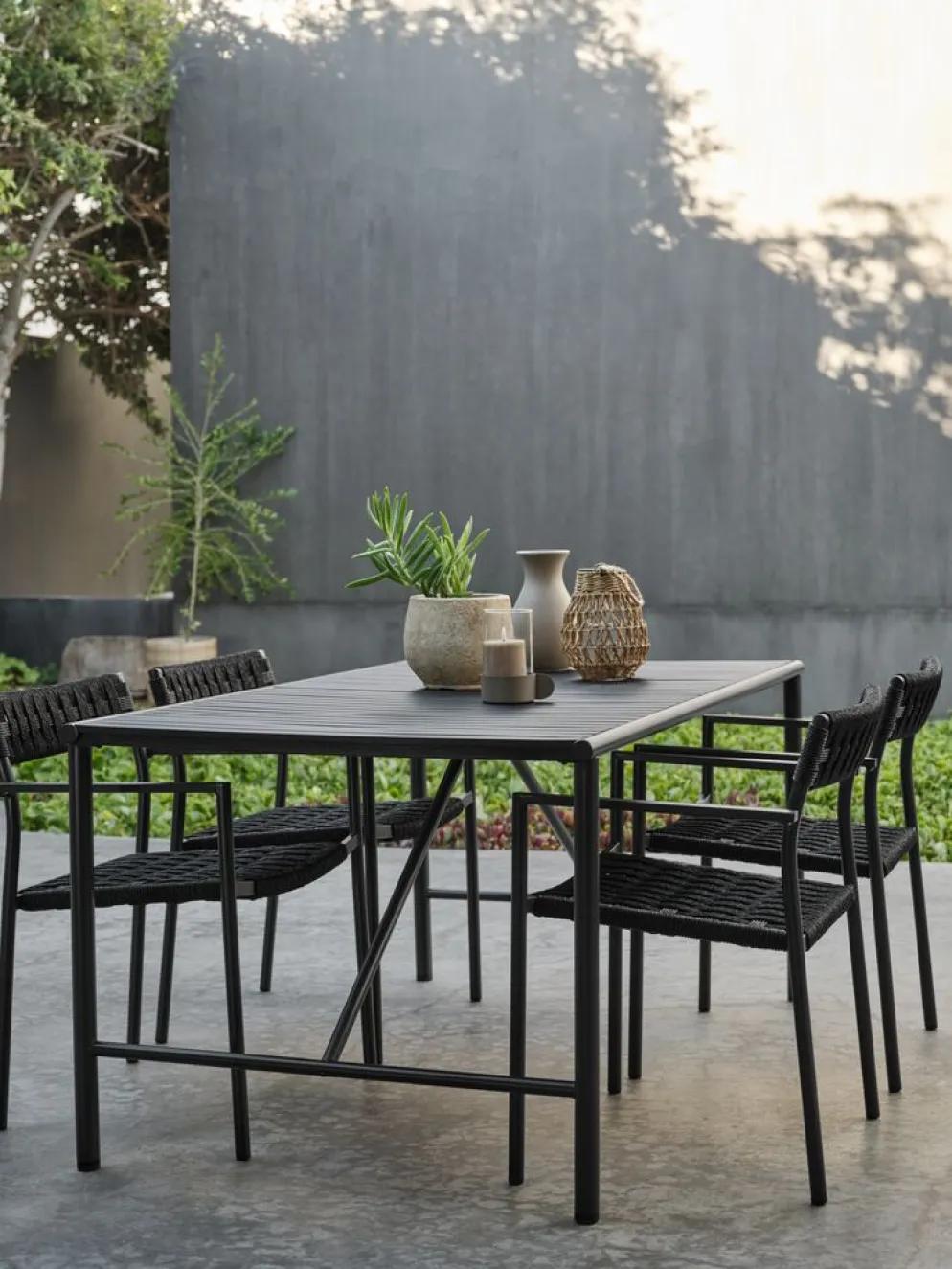 TRILLEVALLENSilla apilable TRILLEVALLEN negro